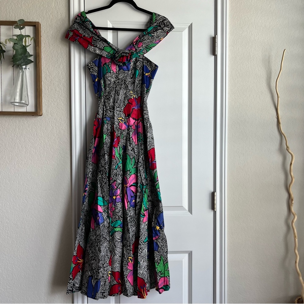 vintage Bobbie Bee colorful tropical flower black and white midi dress